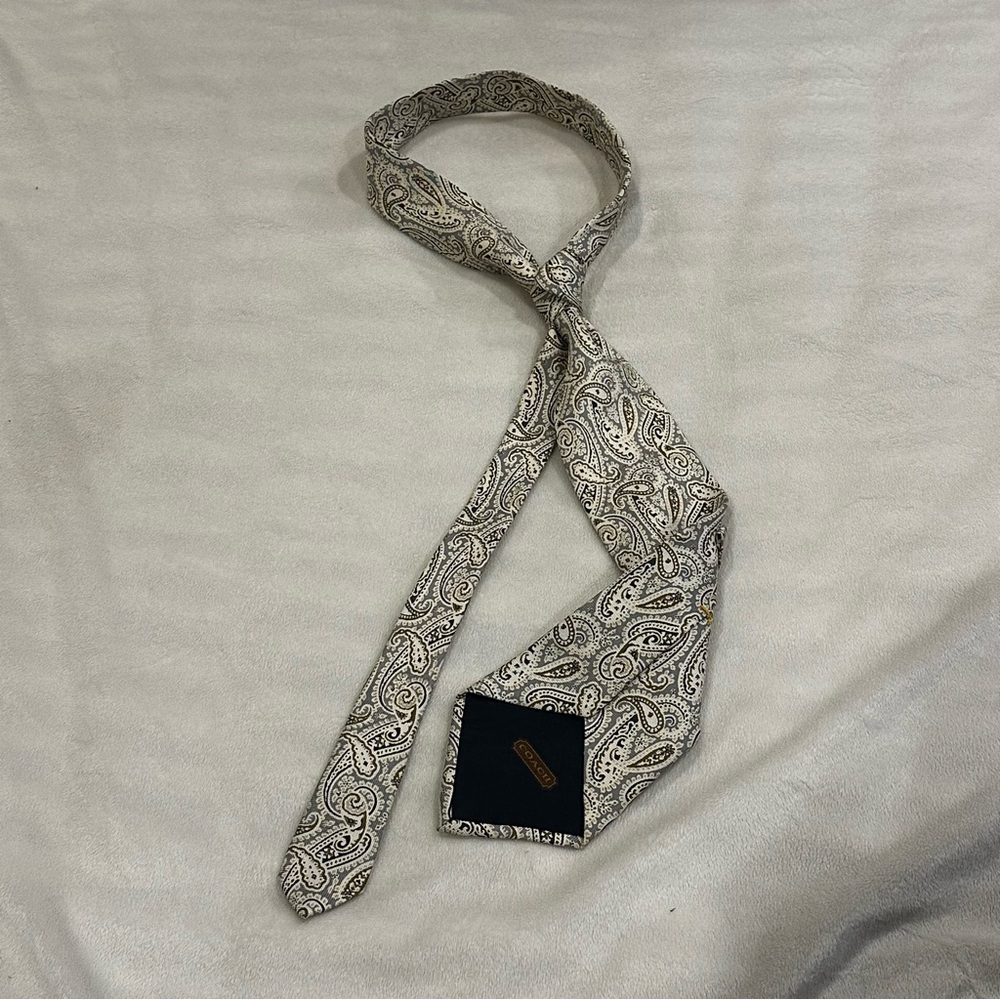 Vintage Coach Paisley Silk Tie - Picture 2 of 4